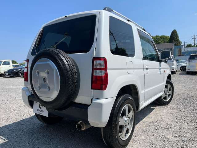 2009 Nissan Kix – thumbnail 2