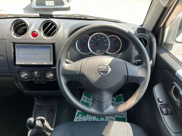 2009 Nissan Kix – thumbnail 3