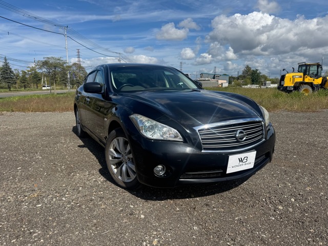 2010 Nissan Fuga – thumbnail 2