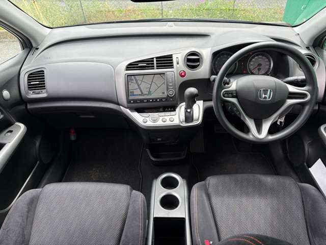 2010 Honda Stream – thumbnail 4