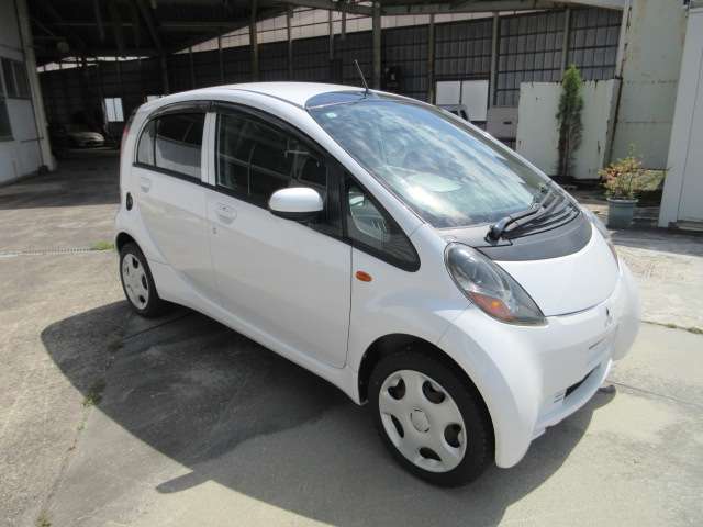 2009 Mitsubishi i – thumbnail 2