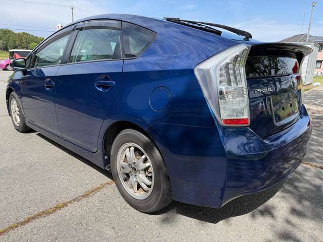 2010 Toyota Prius – thumbnail 4
