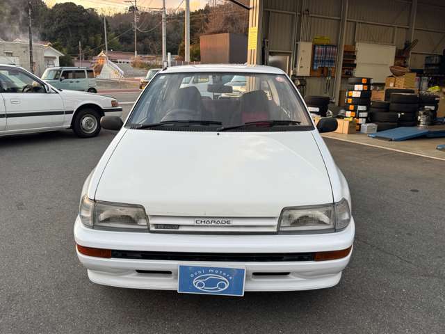 1990 Daihatsu Charade – thumbnail 2