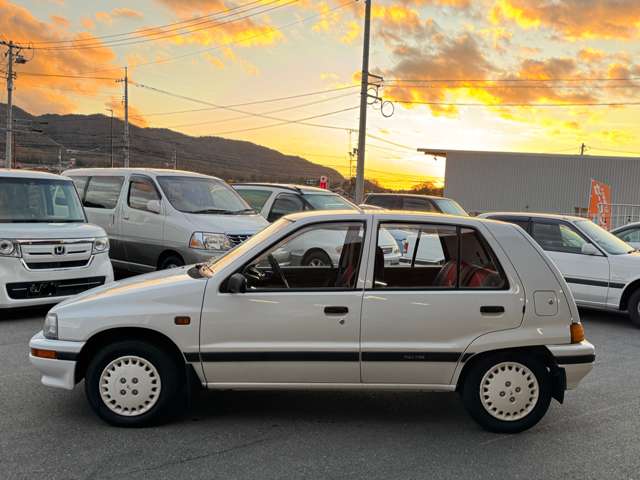 1990 Daihatsu Charade – thumbnail 4