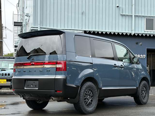 2009 Mitsubishi Delica D:5 – thumbnail 3