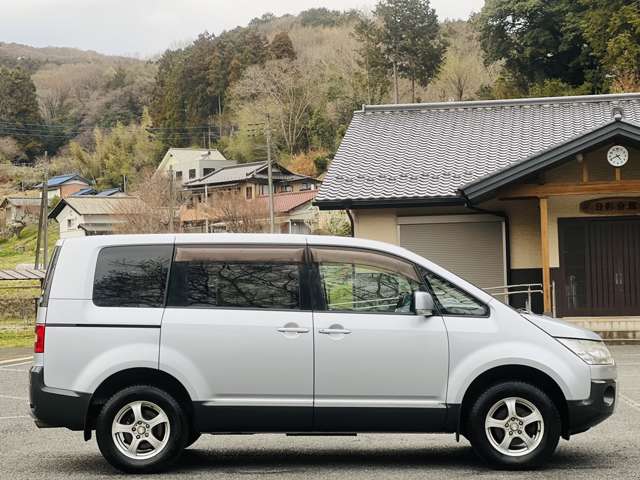 2007 Mitsubishi Delica D:5 – thumbnail 4