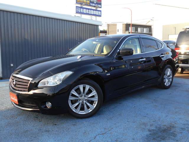 2010 Nissan Fuga – thumbnail 2