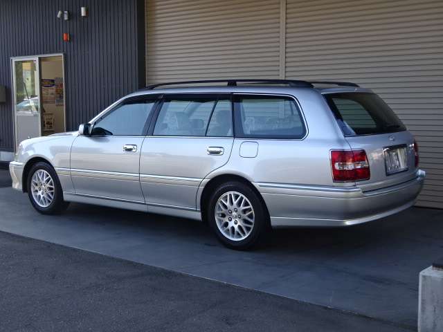 2002 Toyota Crown Estate – thumbnail 4