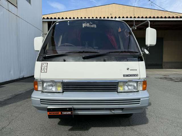 1987 Nissan Homy Coach – thumbnail 2