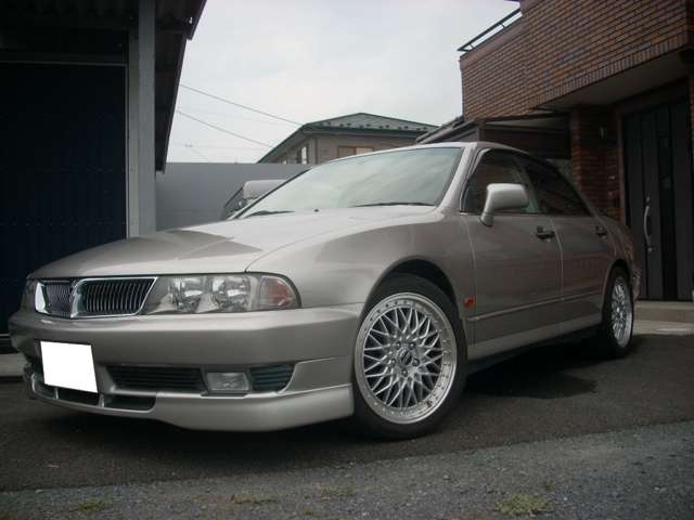 2004 Mitsubishi Diamante – thumbnail 2