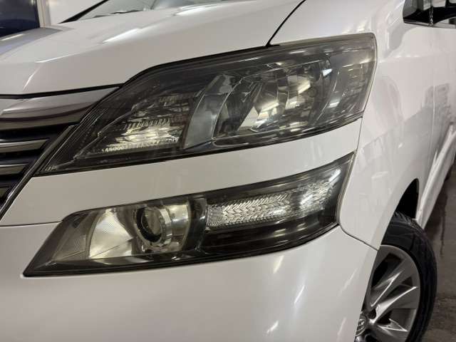 2010 Toyota Vellfire – thumbnail 3