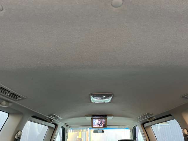 2009 Nissan Elgrand – thumbnail 4