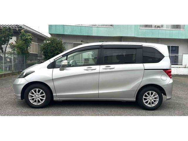 2010 Honda Freed – thumbnail 4