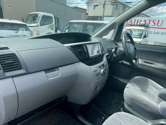 2006 Toyota Voxy – thumbnail 2