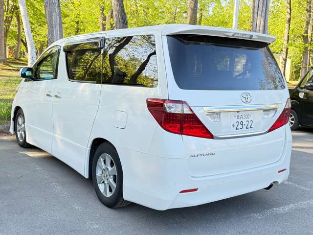 2008 Toyota Alphard – thumbnail 3