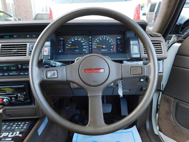 1987 Nissan Cedric – thumbnail 3