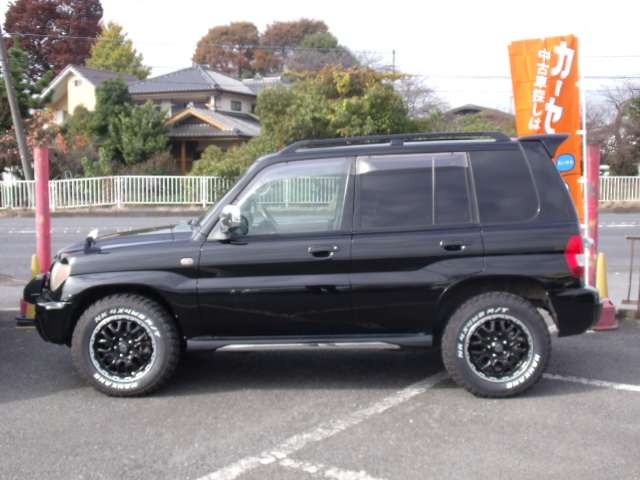 2003 Mitsubishi Pajero iO – thumbnail 4
