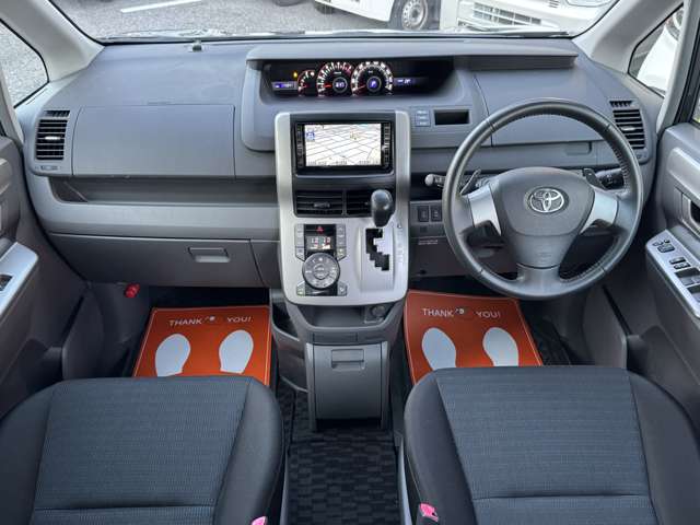 2007 Toyota Voxy – thumbnail 3