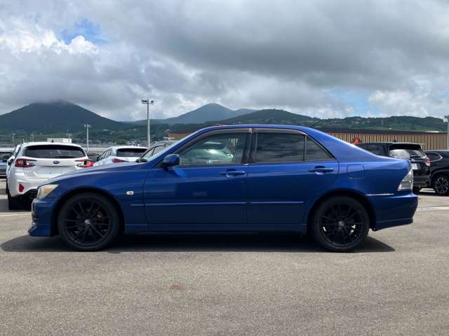 2002 Toyota Altezza – thumbnail 4