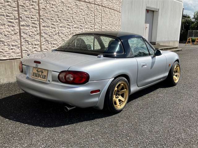2002 Mazda Roadster – thumbnail 4