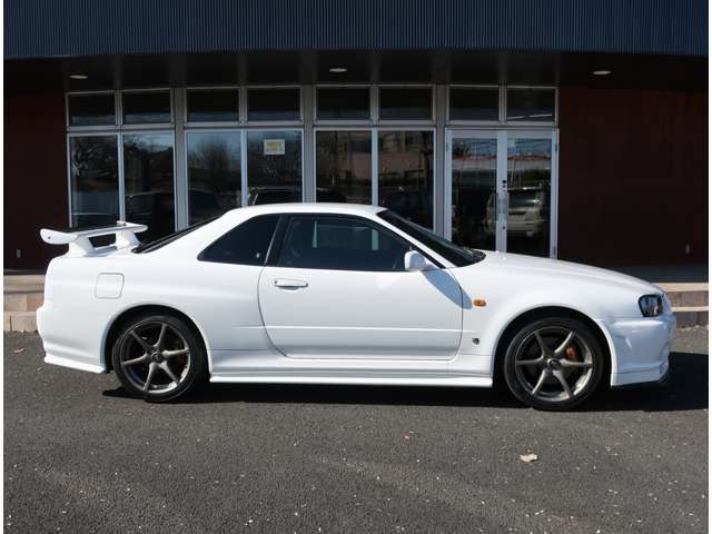 1999 Nissan Skyline GT-R – thumbnail 3