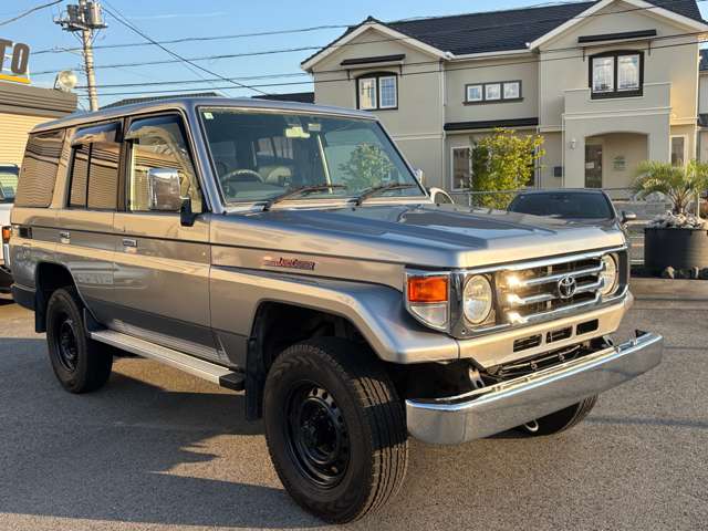 2003 Toyota Land Cruiser 70 – thumbnail 3