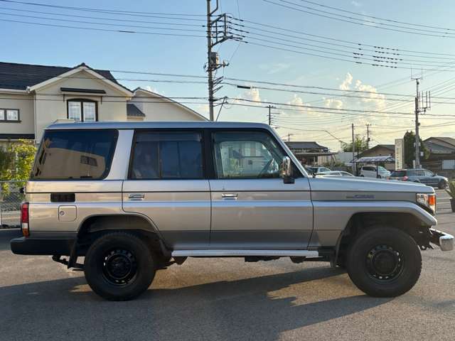 2003 Toyota Land Cruiser 70 – thumbnail 4
