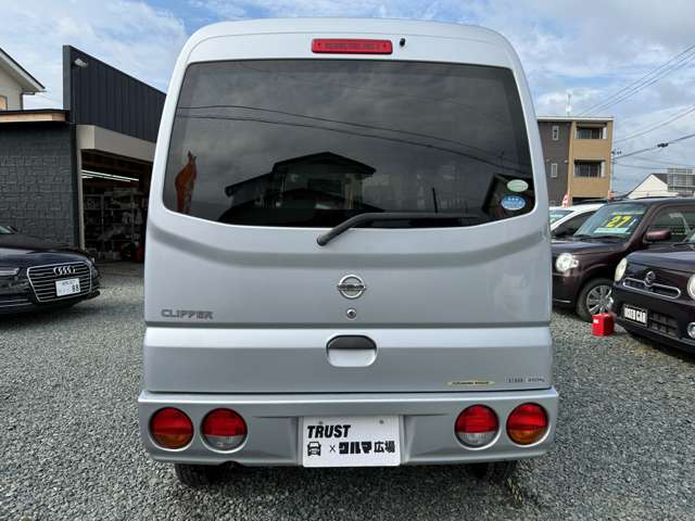 2010 Nissan Clipper – thumbnail 3