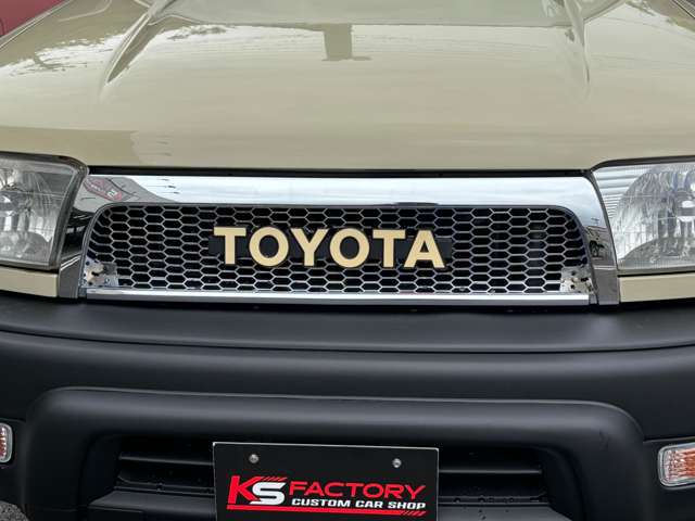2000 Toyota Hilux Surf – thumbnail 3