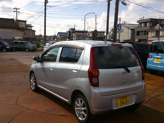 2010 Daihatsu Mira – thumbnail 3