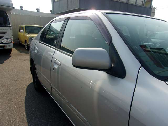 1995 Nissan Primera – thumbnail 4