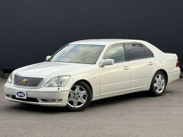 2004 Toyota Celsior – thumbnail 2