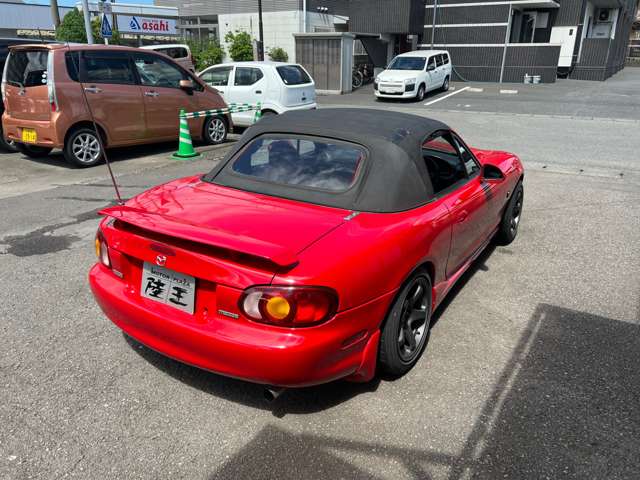 2000 Mazda Roadster – thumbnail 4