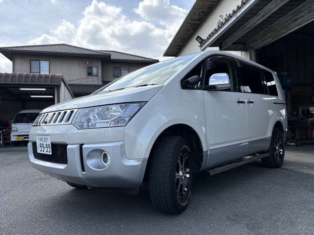 2008 Mitsubishi Delica D:5 – thumbnail 3