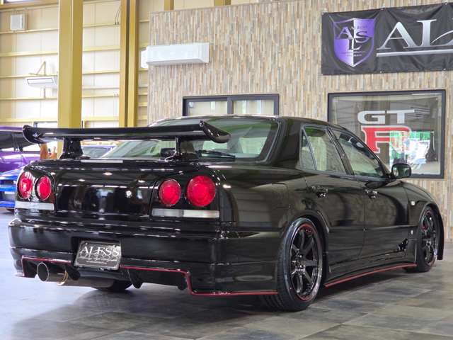 2001 Nissan Skyline – thumbnail 2