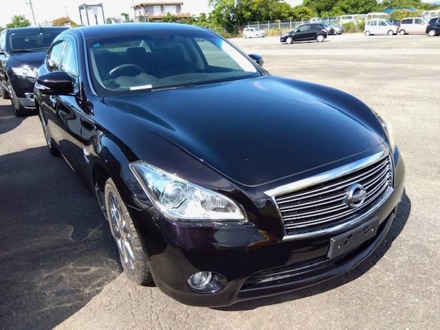 2010 Nissan Fuga Hybrid – thumbnail 4