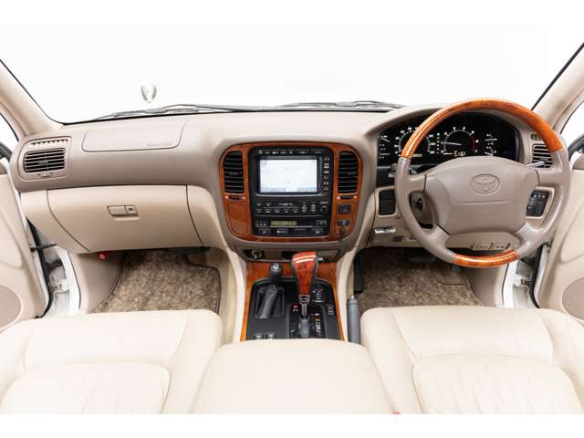 2002 Toyota Land Cruiser Cygnus – thumbnail 2