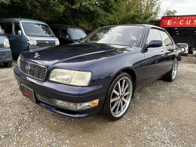 1996 Nissan Gloria – thumbnail 3