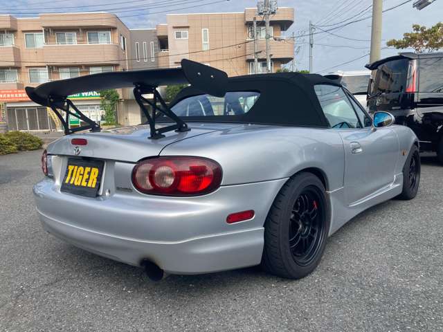2002 Mazda Roadster – thumbnail 2