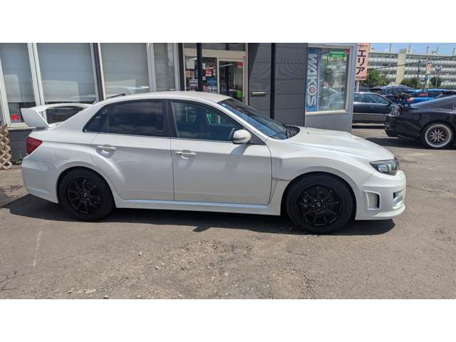 2010 Subaru Impreza STI – thumbnail 3