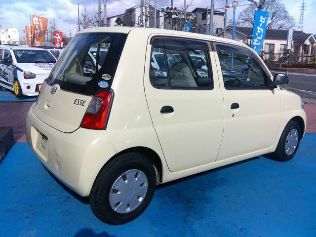 2009 Daihatsu Esse – thumbnail 4