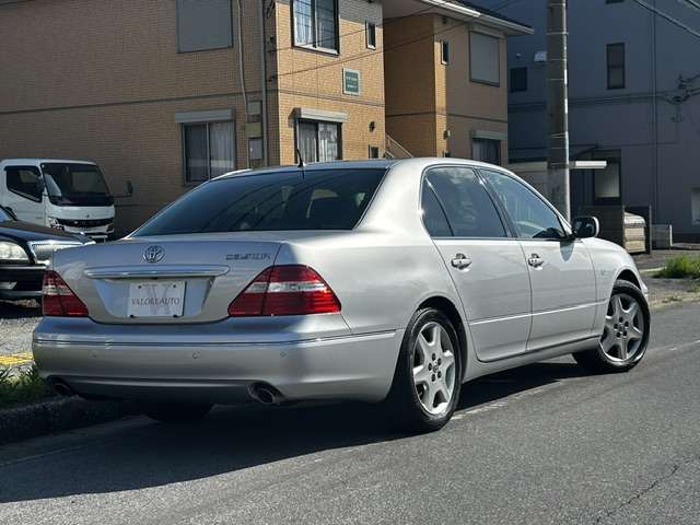 2003 Toyota Celsior – thumbnail 2