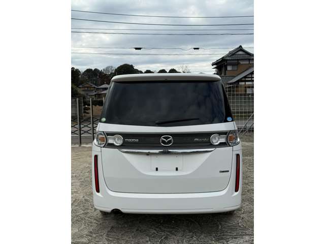 2010 Mazda Biante – thumbnail 4