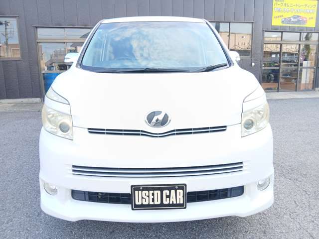 2009 Toyota Voxy – thumbnail 2