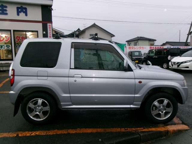 2010 Mitsubishi Pajero Mini – thumbnail 4