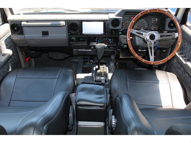 1997 Toyota Land Cruiser 70 – thumbnail 3