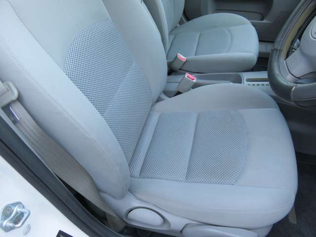 2003 Mazda Demio – thumbnail 3