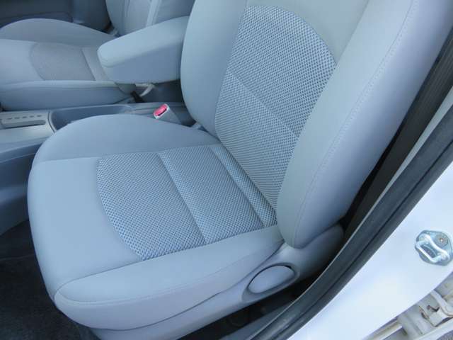 2003 Mazda Demio – thumbnail 4