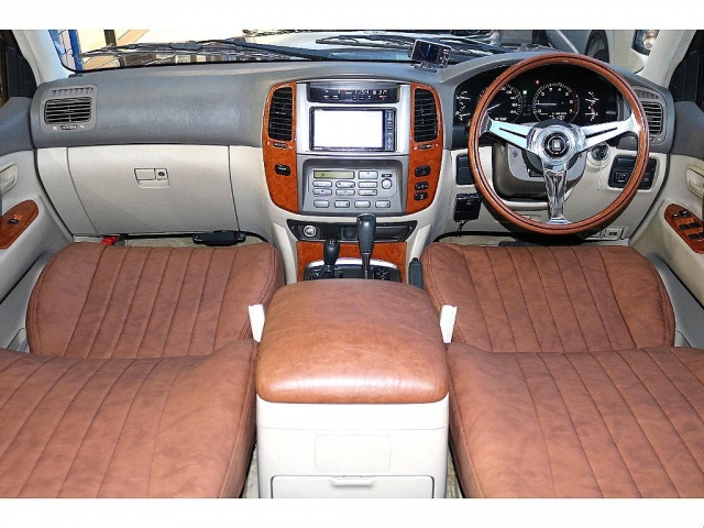 2002 Toyota Land Cruiser 100 – thumbnail 2