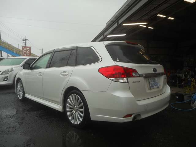 2009 Subaru Legacy Touring Wagon – thumbnail 4